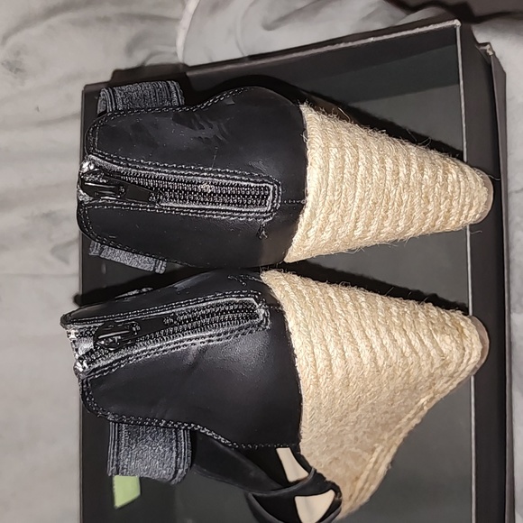 Kenneth Cole Reaction wedge - Picture 3 of 3